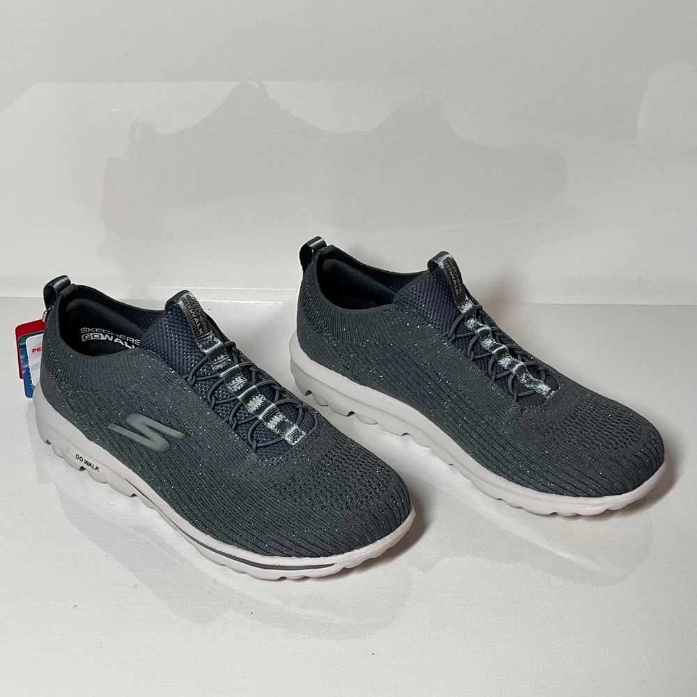 Skechers GOWalk Saint Tropez Travel Washable Knit Slip-On Sneakers Size: 6W